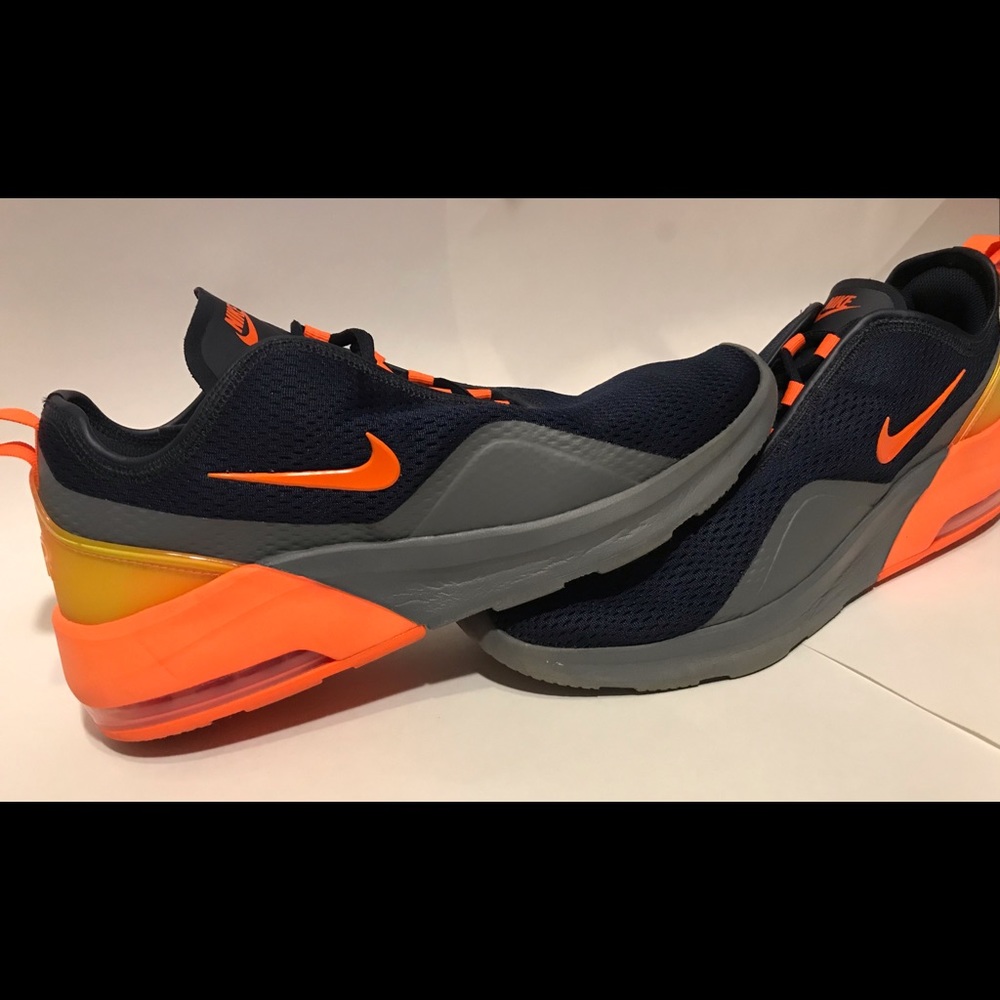 Nike air motion shoes